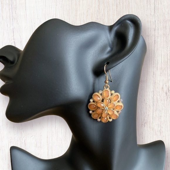 𝅺floral Cluster Gold Tone Pendant Floral Earrings - Picture 1 of 8